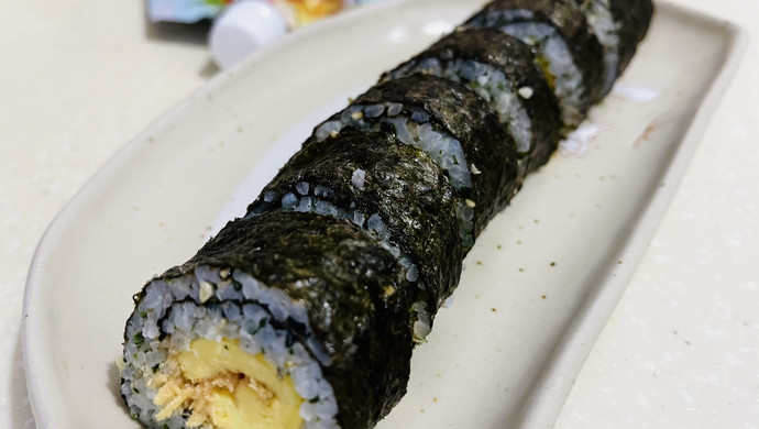 鲜香美味肉松寿司卷