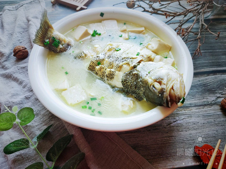 鲜美鲈鱼豆腐汤的做法