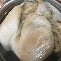 治愈系的经典东北酸菜白肉锅的做法图解1