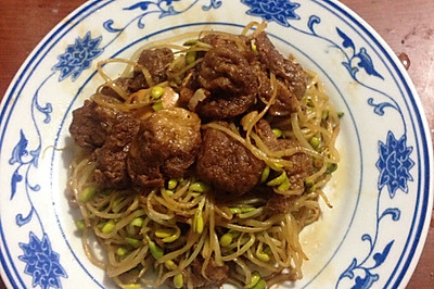 黄豆芽炒油豆腐