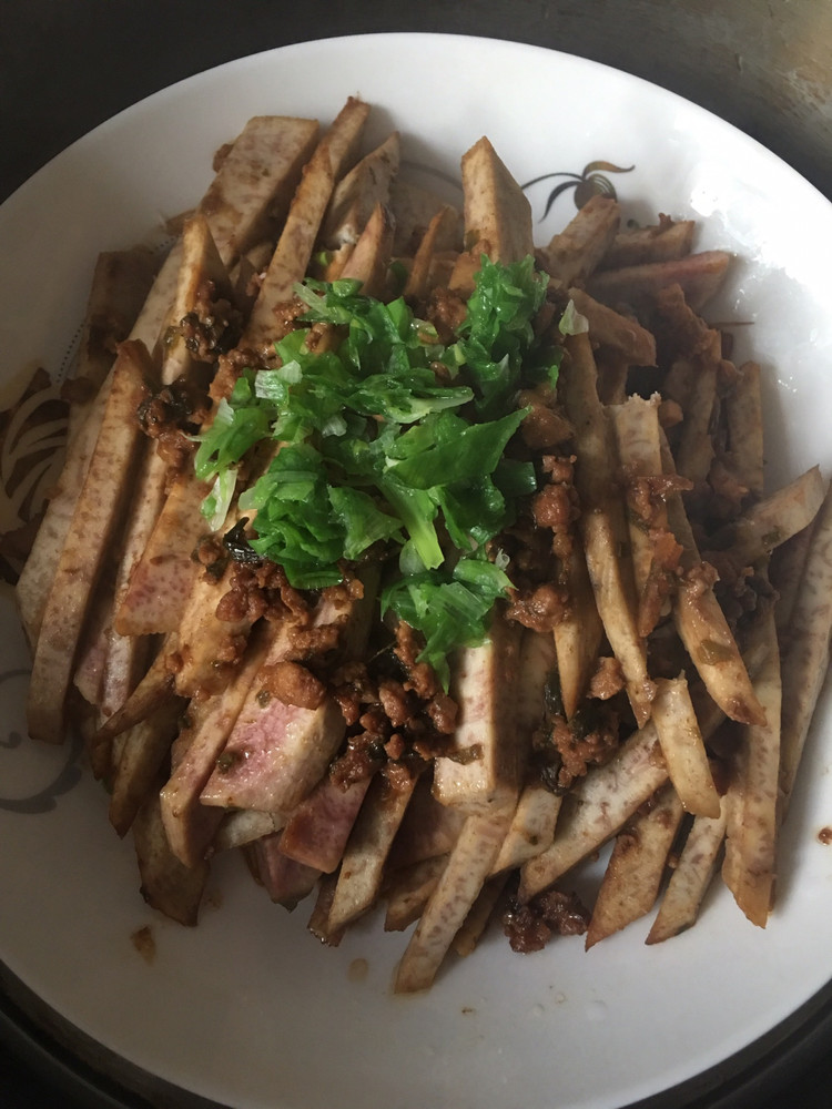 蒸肉末芋头的做法