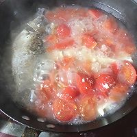 西红柿鲫鱼豆腐汤的做法图解7