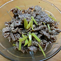 香芹炒牛肉的做法图解4