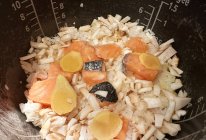 三文鱼焖饭的做法