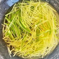 凉拌青椒土豆丝的做法图解4