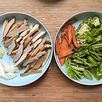 辣椒炒豆干的做法图解1