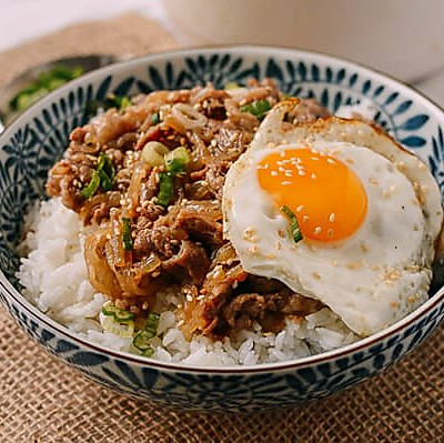 简单朴素的幸福时光 | 日式肥牛饭（牛丼饭）