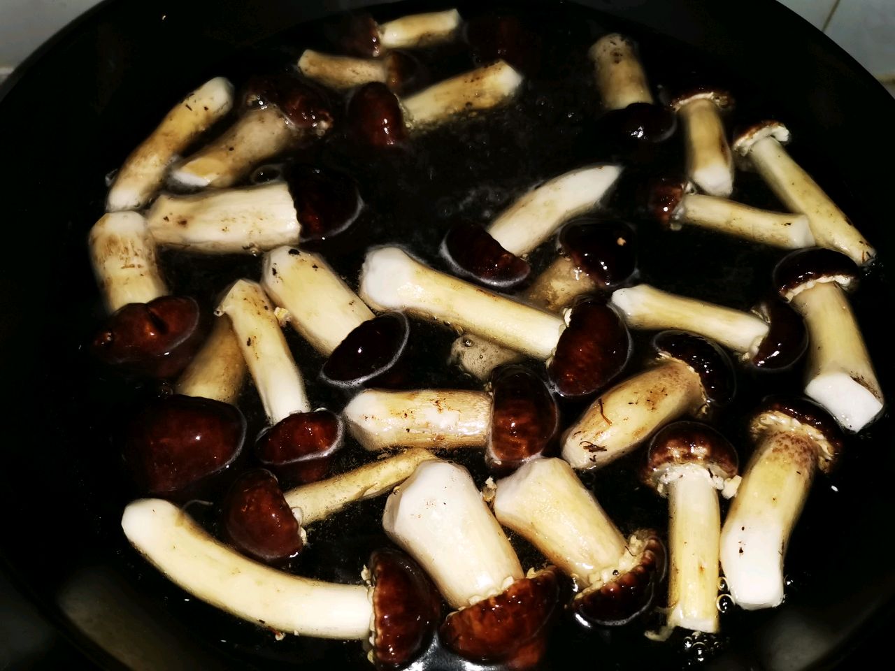 清炒鸡腿菇怎么做_清炒鸡腿菇的做法_豆果美食
