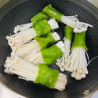 #刘畊宏女孩减脂饮食#青椒金针菇的做法图解4