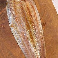 鲜美哒红烧鳎目鱼～的做法图解1