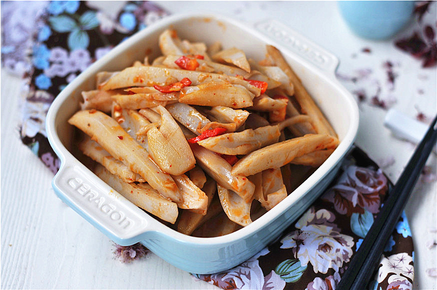 Crispy lotus root with pepper