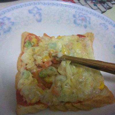 露西美食之土司披萨