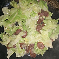 腊肠手撕包菜  简单美味的做法图解8
