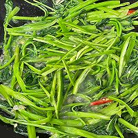 #素食主义#拿肉都不换的椒丝腐乳炒通菜的做法图解7