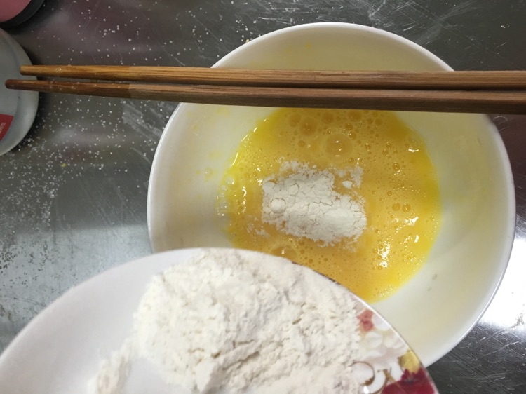 零失败的 鸡蛋小甜饼的做法图解3