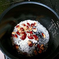 红枣杂粮粥之最简版的做法图解1