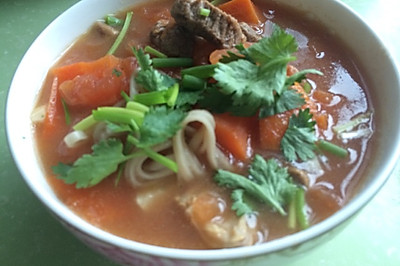 番茄胡萝卜牛肉面