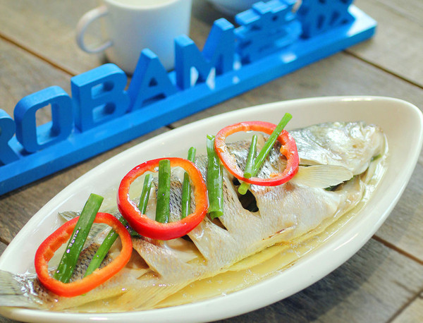 强力蒸鲈鱼--太鲜美啦!