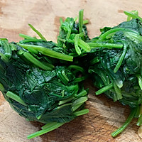 #我们约饭吧#夏日爽口小凉菜 蒜香蛋皮拌菠菜的做法图解4