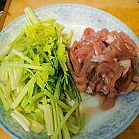 #美食视频挑战赛# 家常芹菜肉丝的做法图解1