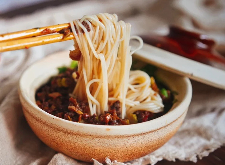 一人食系列-泡椒牛肉米粉的做法