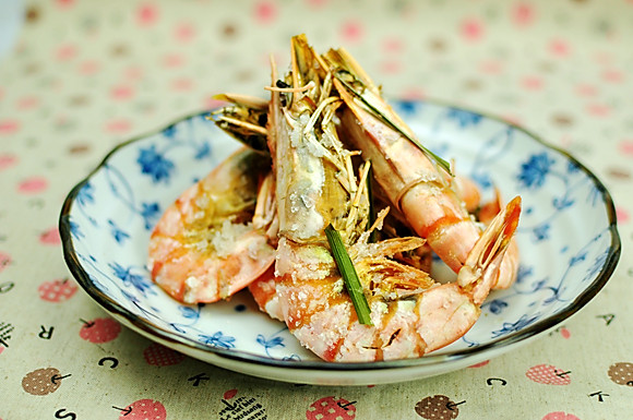 香茅海盐烤大虾的做法
