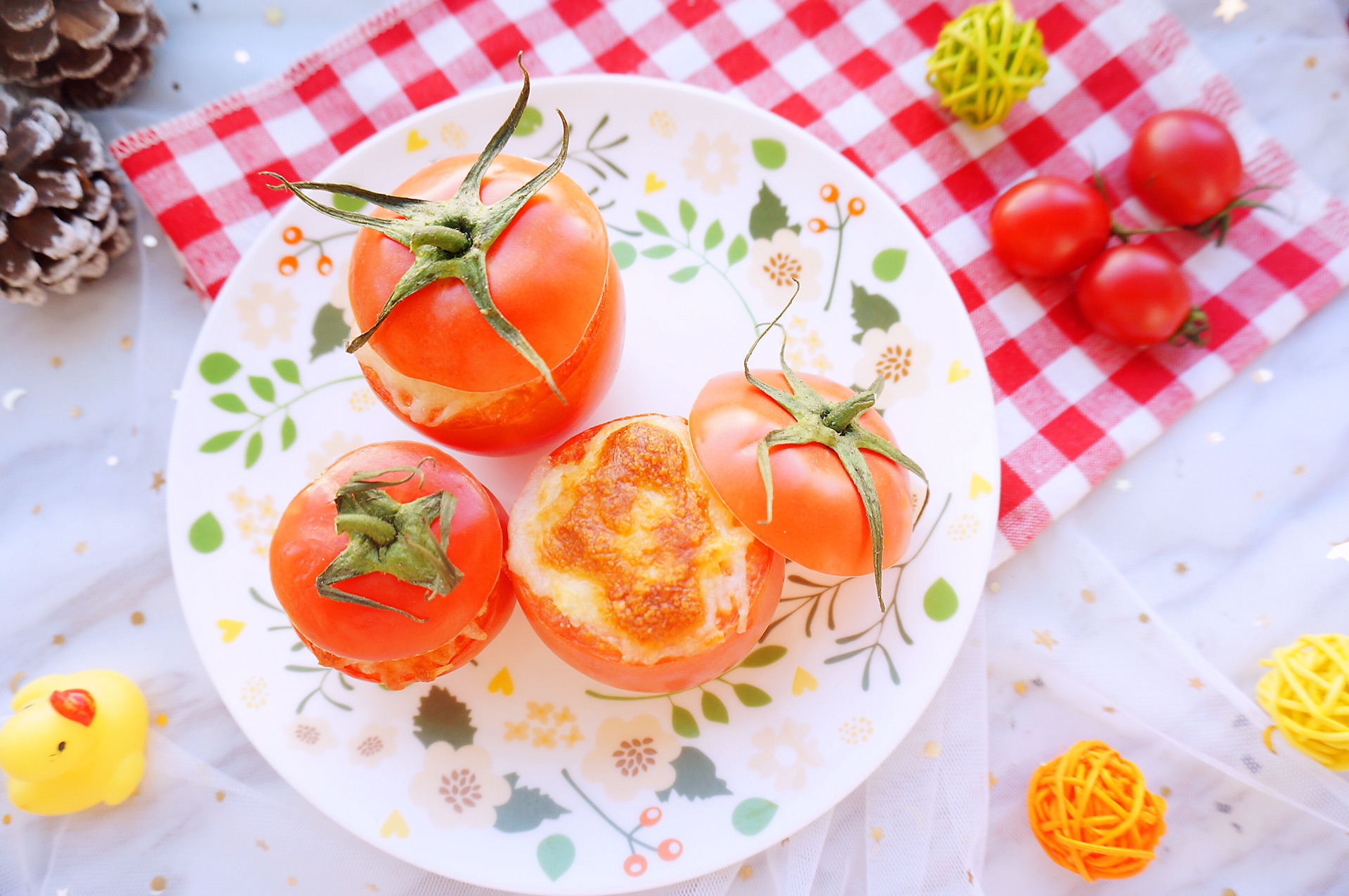 Baked rice with tomato and cheese