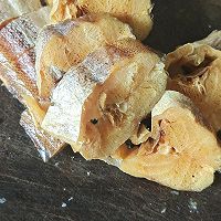 香辣财鱼煲的做法图解1