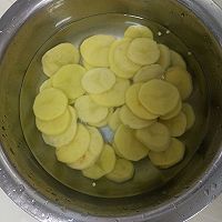 干锅土豆片的做法图解1