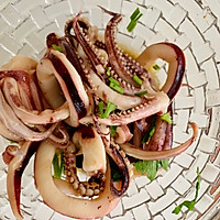 梅子昆布芝麻饭团和玉子烧拌鱿鱼卷海蜇丝及腌笋配豆腐汤的做法图解2