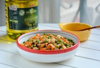 #金龙鱼橄榄油调和油520美食菜谱# 鲜香爽口的豌豆素三丁的做法