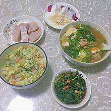 #合理膳食 营养健康进家庭#无油蔬菜汤＋多彩炒饭＋芹叶咸菜