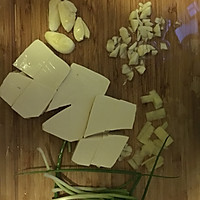 鸡爪砂锅乱炖的做法图解1