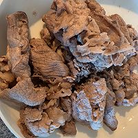 酸汤金针菇肥牛的做法图解2