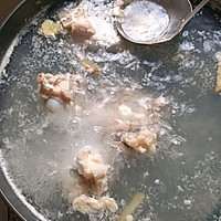黄豆筒骨海带汤的做法图解6