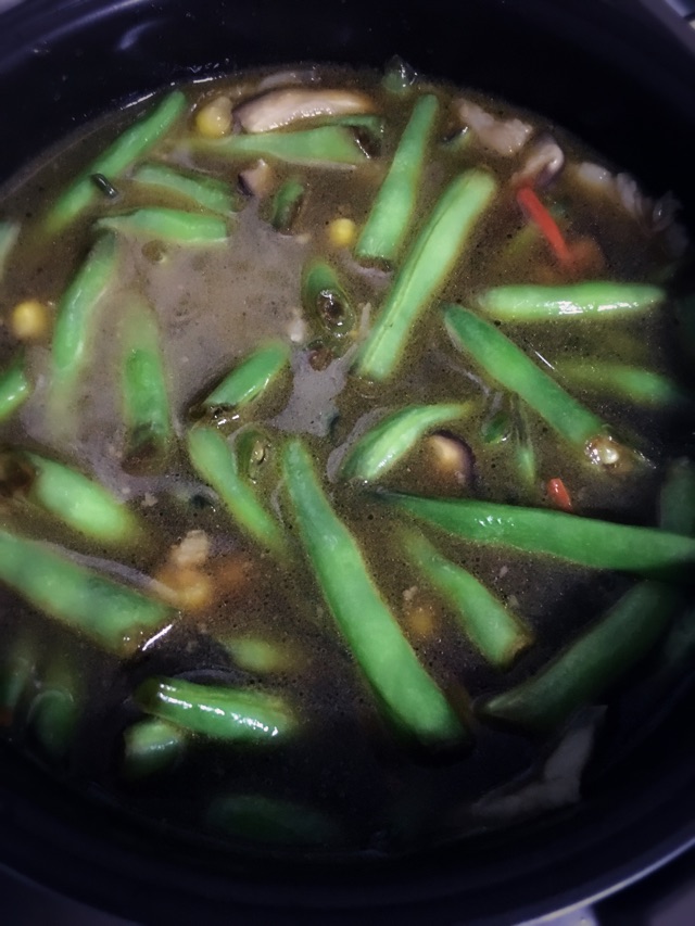 豆角焖饭的做法图解2
