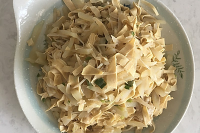 炒干豆腐金针菇土豆丝