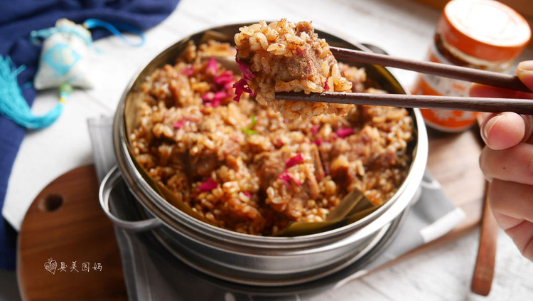 简易版粽子－玫瑰沙茶糯米排骨的做法