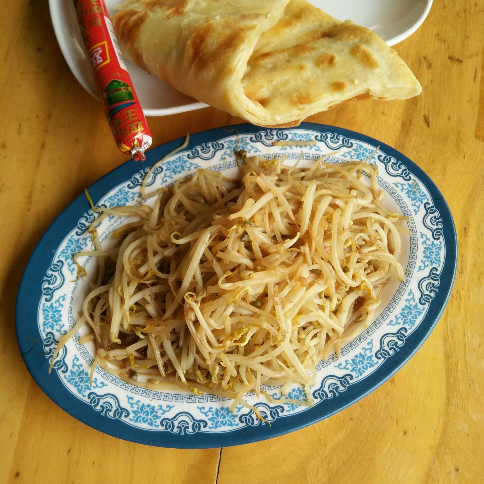 Fried meat with bean sprouts