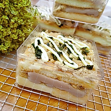 好吃的咸香肉松芋泥蛋糕盒