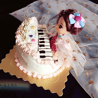 钢琴娃娃生日蛋糕裱花蛋糕