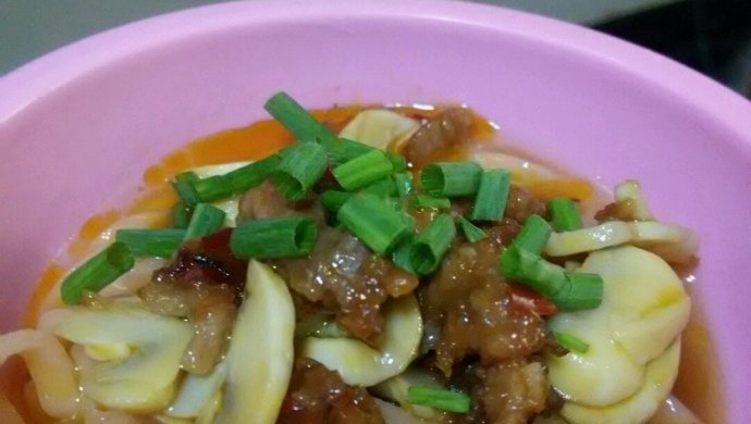 口蘑肉丝番茄手擀面