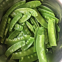 蒜蓉蚝油荷兰豆的做法图解1