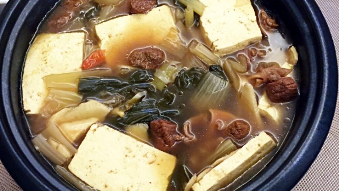 冬笋腌菜牛肉锅
