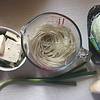 豆腐粉丝汤的做法图解1