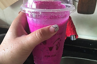 火龙果奶昔