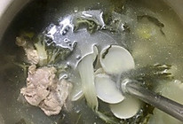 白贝奶白菜骨头汤的做法
