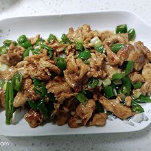 简易上手菜☞小炒肉（鸡脯肉）