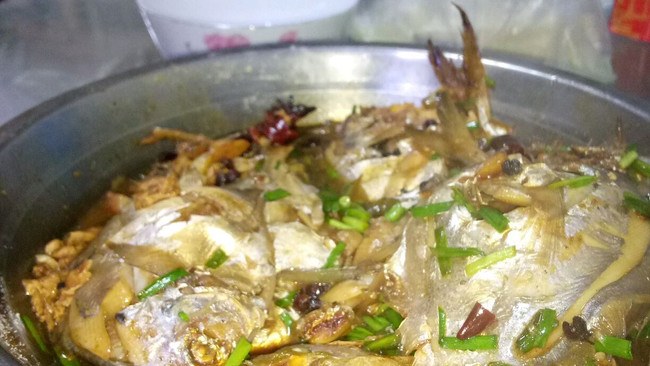 秘制酱闷渤海鲳鱼的做法