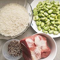 蚕豆肉丁焖饭，好吃又解馋的做法图解1
